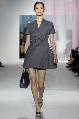 Raf Simons redescubre a Dior