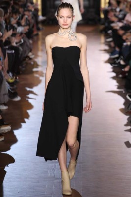 Stella McCartney reversiona a la working girl