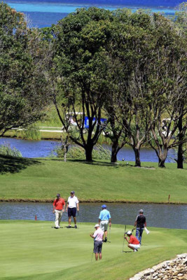 Torneo de golf en Roatán