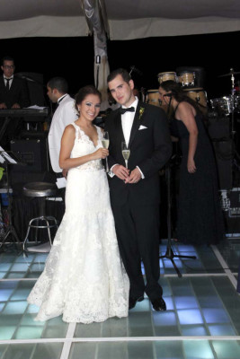 La boda de Neto Lázarus y Elisa Welchez