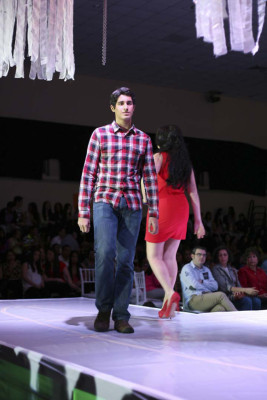 Desfile de modas de la EIS