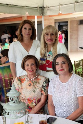 Almuerzo en residencia diplomática
