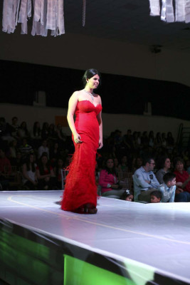 Desfile de modas de la EIS
