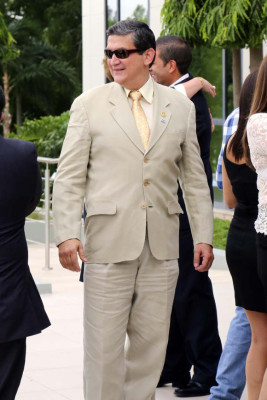 Homenaje a Napoleón J. Larach