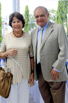 Homenaje a Napoleón J. Larach