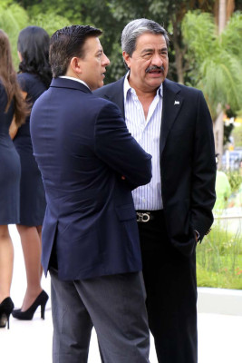 Homenaje a Napoleón J. Larach