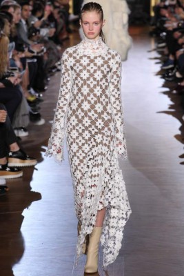 Stella McCartney reversiona a la working girl