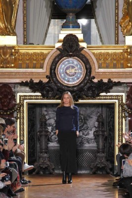 Stella McCartney reversiona a la working girl