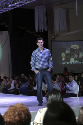 Desfile de modas de la EIS