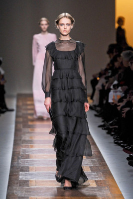 Valentino en blanco, rojo y negro
