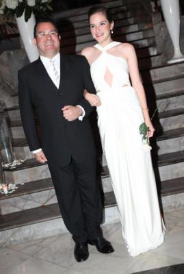 Del Campo International School grad