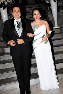 Del Campo International School grad