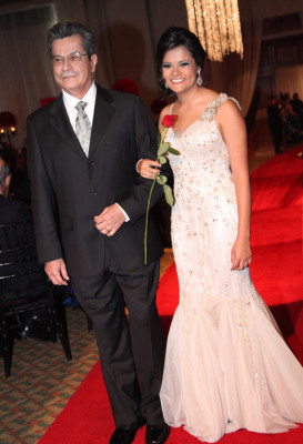 La prom de la Escuela Americana