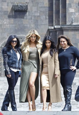 Kim y Khloe Kardashian en Armenia