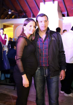 Fiesta para Natalie Pagels y Tavi Canahuati