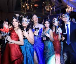 Los seniors 2025 de La Estancia School celebraron su prom night con un carnaval inolvidable, lleno de color, emoción y sorpresas. La fiesta se extendió hasta altas horas de la noche, entre risas, nostalgia y recuerdos que llevarán consigo para siempre.