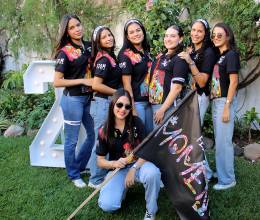 En una mañana para el recuerdo, la generación 2026 de la Escuela Americana de Tegucigalpa celebró su esperada Senior Entrance. Con sus camisas de promoción y muchas sonrisas, los estudiantes disfrutaron de un cálido desayuno antes de dirigirse a su querida escuela en vehículos adornados con globos y pancartas. ¡Listos para comenzar un año lleno de logros y momentos inolvidables!