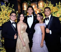 ¿Qué pasa después del brindis? ¡La fiesta, obvio! Los seniors 2025 de DelCampo School celebraron su prom con alegría desbordante, bailes inolvidables y muchísima emoción. Rodeados del cariño de quienes los acompañaron en esta etapa tan especial, cerraron el capítulo escolar con risas, abrazos y recuerdos que llevarán en el corazón por siempre.