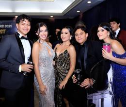 Los Seniors 2025 de la International School of Tegucigalpa vivieron una noche inolvidable al celebrar su fiesta de prom. Entre risas, abrazos y un brindis cargado de emoción, compartieron juntos una última gran velada, marcando con alegría el cierre de su etapa escolar.