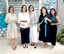 Brindis por la inauguración del Centro de Imágenes