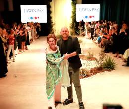 Bonnie García, creativa de Kolori y Lawin Paz, uno de los wonderboys del fashion system nacional, juntos en una pasarela que llenó de ritmo, alegría y frescura la VIII edición de BAC Estilo Moda.