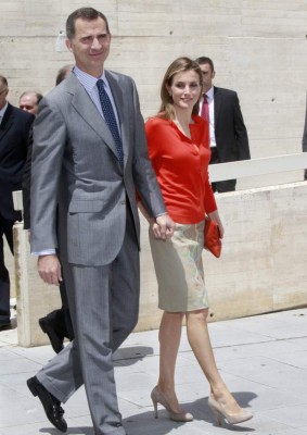 Los reyes Felipe y Letizia salieron de la estación de Chamartín, donde tomaron el tren hacia la ciudad castellana.