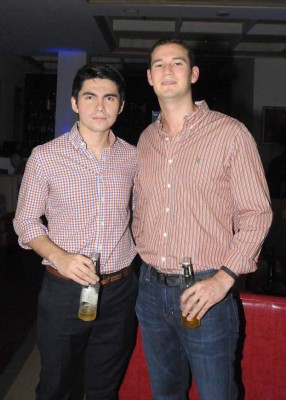Miller Time en Nau Lounge