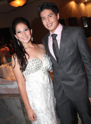 Seniors de la Mayan School se graduan