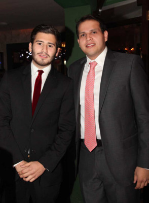 Noche de fiesta en Rojo