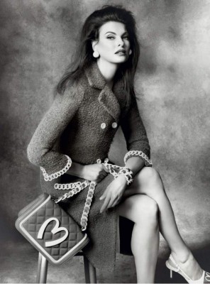 Linda Evangelista para Moschino