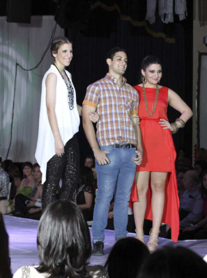 Desfile de modas de la EIS