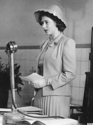 Isabel II celebra cumpleaños estrenando retrato