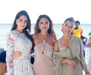 La moda, la solidaridad y el encanto incomparable de Roatán se dieron cita en una velada memorable durante el Roatán Fashion Show 2026, presentado por BAC Credomatic Honduras. Con el mar Caribe como escenario y una atmósfera llena de elegancia, invitados especiales, empresarios, líderes de opinión y amantes de la moda llegaron para disfrutar de una noche que celebró el talento creativo y, al mismo tiempo, apoyó una noble causa: beneficiar a Loving Hearts Roatán. Entre looks frescos, sofisticados y llenos de personalidad, los asistentes se convirtieron en protagonistas de una velada donde el estilo trascendió las pasarelas para convertirse en una muestra de compromiso con la comunidad. Te compartimos las imágenes de quienes fueron parte de esta noche especial.