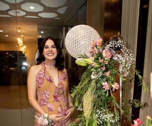 En una tarde llena de elegancia y emoción la familia de Arista Mainardi de Ramos y su esposo Fernando Ramos celebraron el baby shower tan esperado de su hija Catalina Ramos Mainardi en el Salón Mediterráneo del Club Hondureño Árabe donde las invitadas disfrutaron de una tarde llena de momentos especiales y alegría.