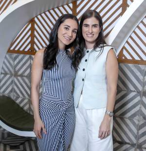 Así se vivió una jornada llena de fashion y glamour en la bodeguita verde, invitadas especiales conocieron los diseños más recientes de la reconocida diseñadora colombiana Silvia Tcherassi de la mano de Natalia Andonie.