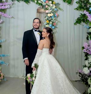 Rafael Wittwer Bautista y Katherine Chahín Gómez celebraron su unión en una emotiva ceremonia en la Iglesia Sagrada Familia, rodeados de familiares y amigos.