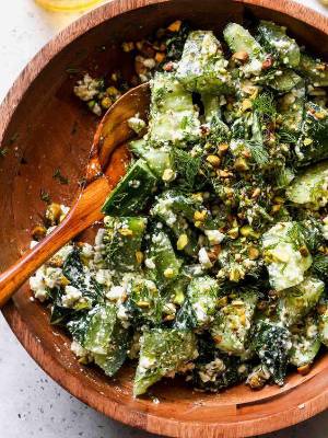 Receta de ensalada de pepino con queso feta y eneldo