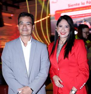 Shell presentó oficialmente su campaña “Siente la Fórmula”, una promoción que premia la lealtad de sus clientes con la oportunidad de ganar un viaje VIP al Gran Premio de Barcelona 2026. La velada reunió a invitados especiales, ejecutivos de la marca y amantes del automovilismo, quienes conocieron de primera mano los detalles de esta experiencia única que conecta innovación, velocidad y alto desempeño.