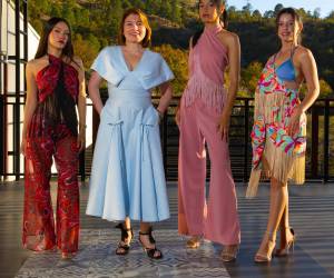 Próspera y Distrito El Camino presentaron el evento “Distrito Runway”, una pasarela que reunió talento y creatividad en un mismo escenario. Los diseñadores Gladys González con su marca Glamo, Luis Flores con Arena Rosa y María José Amaya con MJ Amaya protagonizaron el Fashion Runway, elevando sus propuestas con las piezas de ecojoyería de Celina Brizuela, que aportaron un sello distintivo y un enfoque sostenible a cada look. Fotos: José Mario Castillo