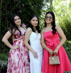 Con entusiasmo palpable, los seniors 2024 de la International School of Tegucigalpa se reunieron en La Cumbre para deleitarse con su desayuno anual tradicional. En esta mañana radiante, saborearon cada momento de esta primera celebración, anticipando con emoción y meticulosidad su graduación el próximo año.