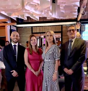 Enrique López, Karla Zeron, Maureen Higgins y Jorge Salgado.