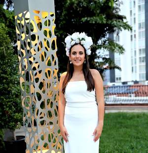 Monique García está a un paso del altar y ha querido celebrarlo por todo lo alto. En el mes de octubre daba a conocer su compromiso, ahora, Monique hija de Carlos Francisco García y Rosemonde Abedrabbo-García ha sido protagonista de un bridal shower al estilo Frida Kahlo. Mónique se casará el próximo mes con Álvaro Herra Zelaya.