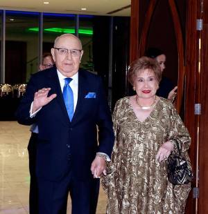 El salón Napoleón del Copantl Convention Center fue el escenario elegido por los ejecutivos de Cargill Honduras para celebrar un acto muy especial: rendir homenaje al empresario Flavio Tinoco Díaz, reconociendo su trayectoria empresarial y su valiosa relación como cliente durante 45 años.