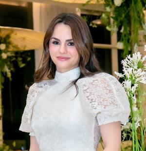 En una tarde llena de elegancia y momentos especiales, Gabriela Maalouf Chamoun celebró su bridal shower rodeada del cariño de familiares y amistades cercanas, quienes la acompañaron en esta especial despedida de soltera previa a su matrimonio con Edgar Hasbun. La celebración tuvo lugar en el área social de Condominios Panorama, con exquisitos detalles y los mejores deseos para esta nueva etapa.