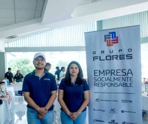 El Bazar Creciendo Juntos convocó a colaboradores de Grupo Flores en San Pedro Sula para vivir una experiencia marcada por la creatividad, el talento local y el espíritu emprendedor. A través de Ruta 360, la marca continúa impulsando iniciativas que fortalecen la comunidad, generan oportunidades y acompañan el crecimiento de su gente. Porque emprender también es conectar y crecer juntos.
