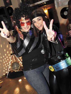 Groovy night para Daniella Aragón