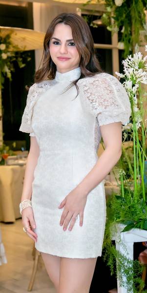 En una tarde llena de elegancia y momentos especiales, Gabriela Maalouf Chamoun celebró su bridal shower rodeada del cariño de familiares y amistades cercanas, quienes la acompañaron en esta especial despedida de soltera previa a su matrimonio con Edgar Hasbun. La celebración tuvo lugar en el área social de Condominios Panorama, con exquisitos detalles y los mejores deseos para esta nueva etapa.