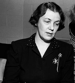 <b>Bodil Begtrup</b>Fue de las primeras que promovió la creación de la Comisión de la Condición Jurídica y Social de la Mujer en 1946. La diplomática y activista danesa también hizo un aporte importante en la inclusión del lenguaje, logrando sustituir el “todos los hombres” por “toda persona” o “todos” a la hora de referirse a los titulares de los derechos en la Declaración Universal.