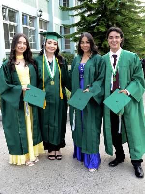 La graduación de la Academia Los Pinares fue más que una ceremonia: fue el cierre de una etapa llena de aprendizajes, amistades y sueños cumplidos. ¡Felicidades, Seniors 2025! El futuro es de ustedes.
