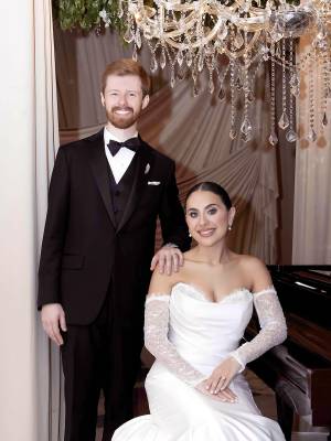 Andrea Jordan y Walter Smith dieron el “sí, acepto” en el altar de la Iglesia Sagrada Familia de la Fundación MHOTIVO, celebrando la formalización de su amor entre familiares y amigos en el Hotel Copantl &amp; Convention Center. En la foto: Los nuevos esposos Walter y Andrea Smith.